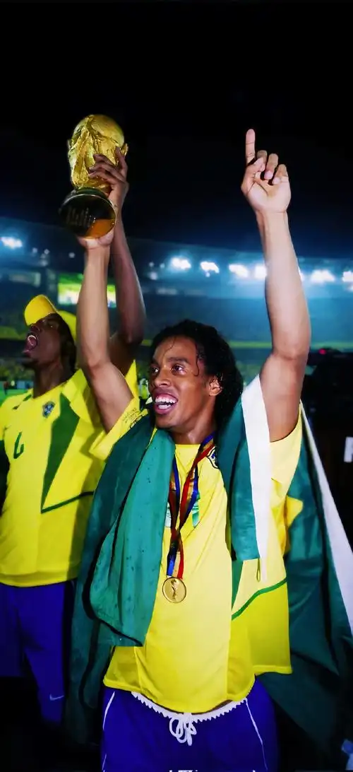 他不仅通过 他不仅通过